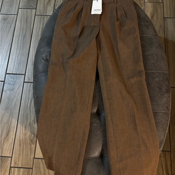 Aritzia Low-Rise the Effortless Pant (Re)ssential - Picture 2 of 11